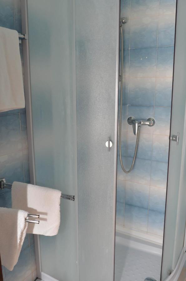 Guesthouse Ana-Maria ピロヴァッツ エクステリア 写真