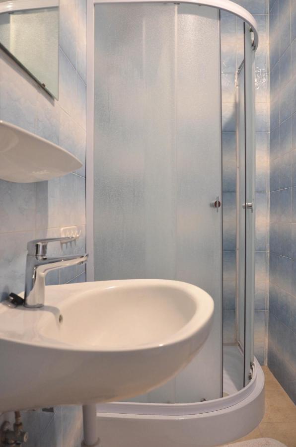 Guesthouse Ana-Maria ピロヴァッツ エクステリア 写真