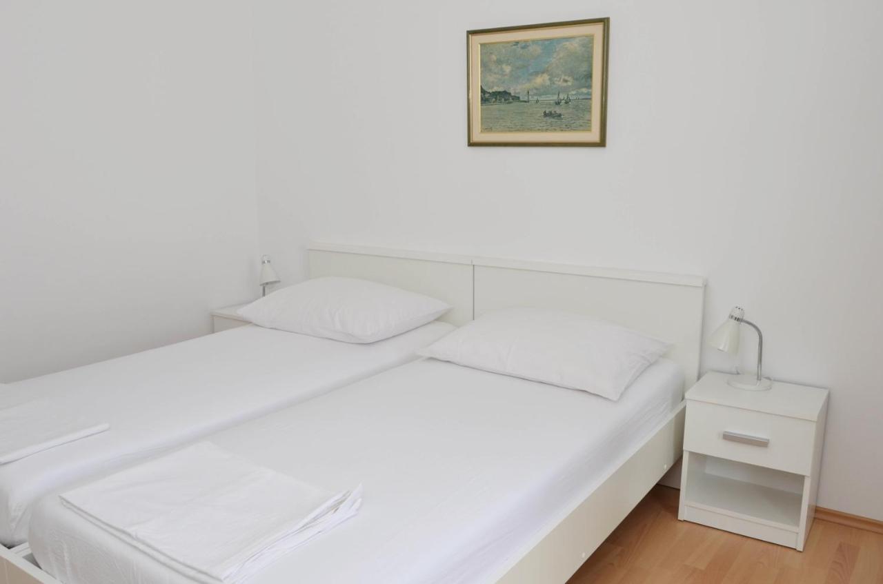 Guesthouse Ana-Maria ピロヴァッツ エクステリア 写真