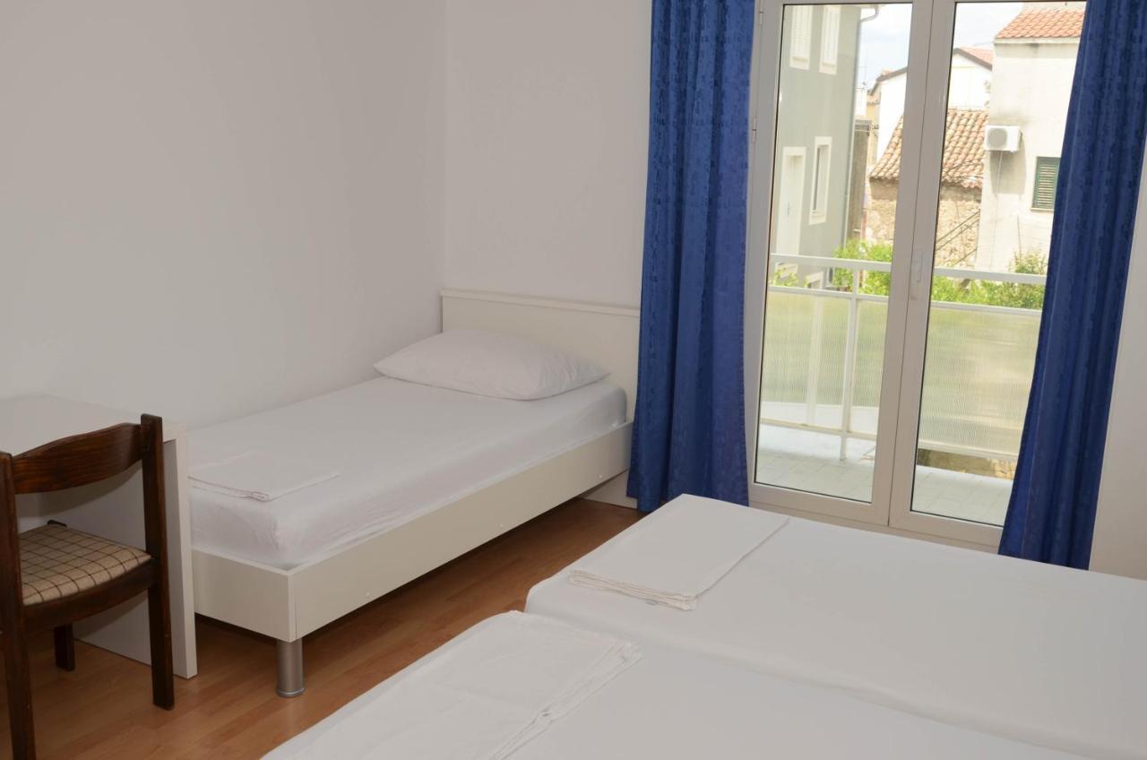 Guesthouse Ana-Maria ピロヴァッツ エクステリア 写真