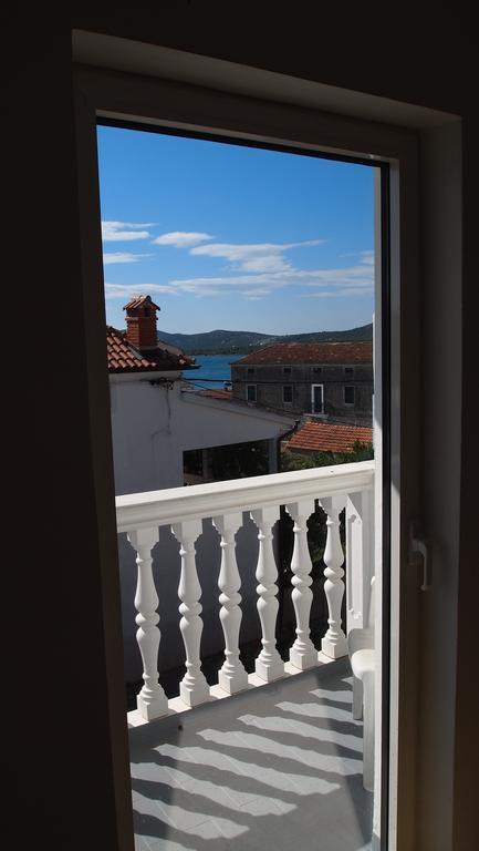 Guesthouse Ana-Maria ピロヴァッツ エクステリア 写真